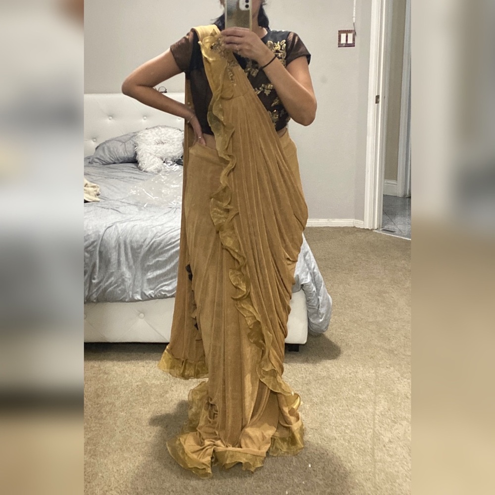 Fully stitched Saree
